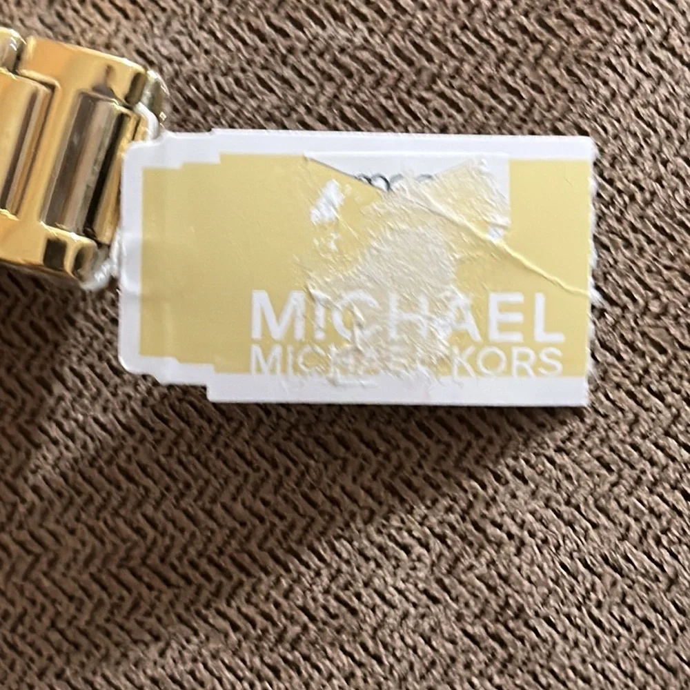 Michael Kors Women’s 42mm Quartz Watch - Picture 10 of 10